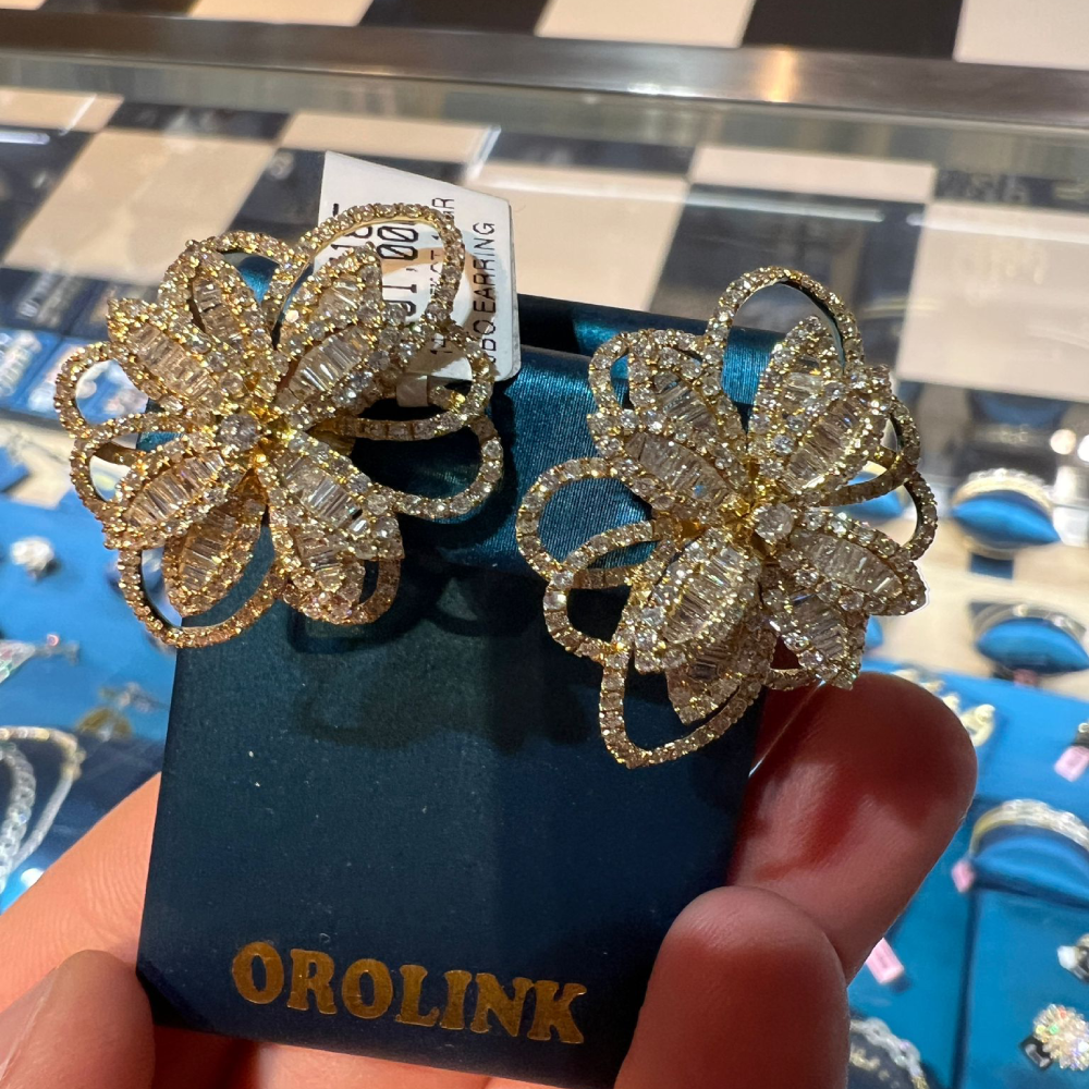 Gold Flower Earrings 3.76ct Diamonds and 14gr Gold