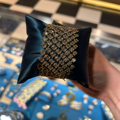 Gold Diamond Bangle Snowflake and Diamond design 40gr of Gold