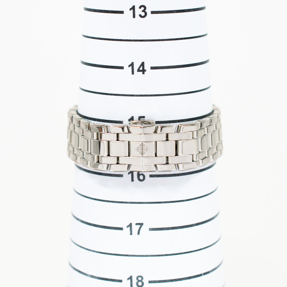 Patek Philippe 4947/1A-001 (2021)