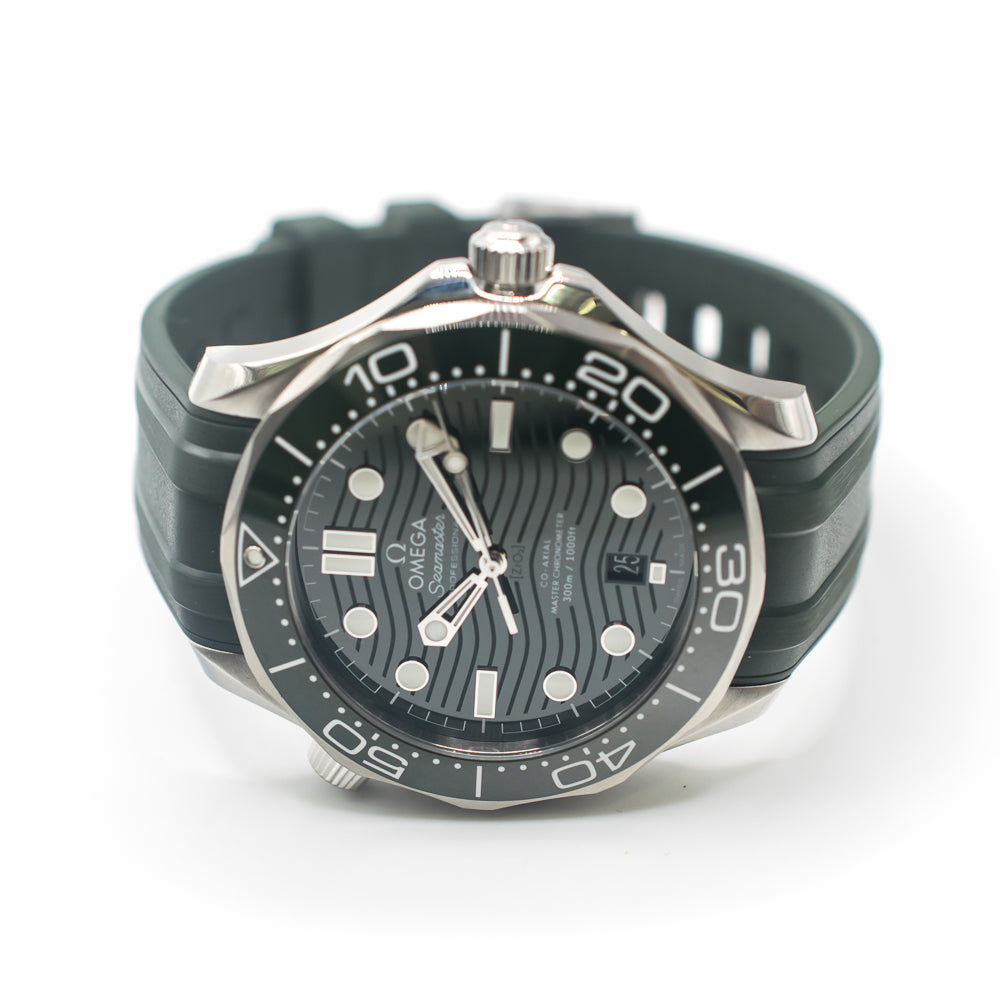 Omega 210.32.42.20.10.001 (2025)