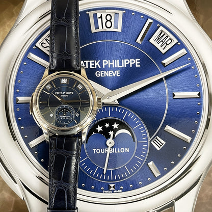 Patek Philippe 5207G-001