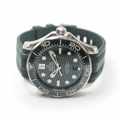 Omega 210.32.42.20.10.001 (2025)
