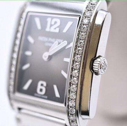Patek Philippe 4910/1200A-010 (2023)