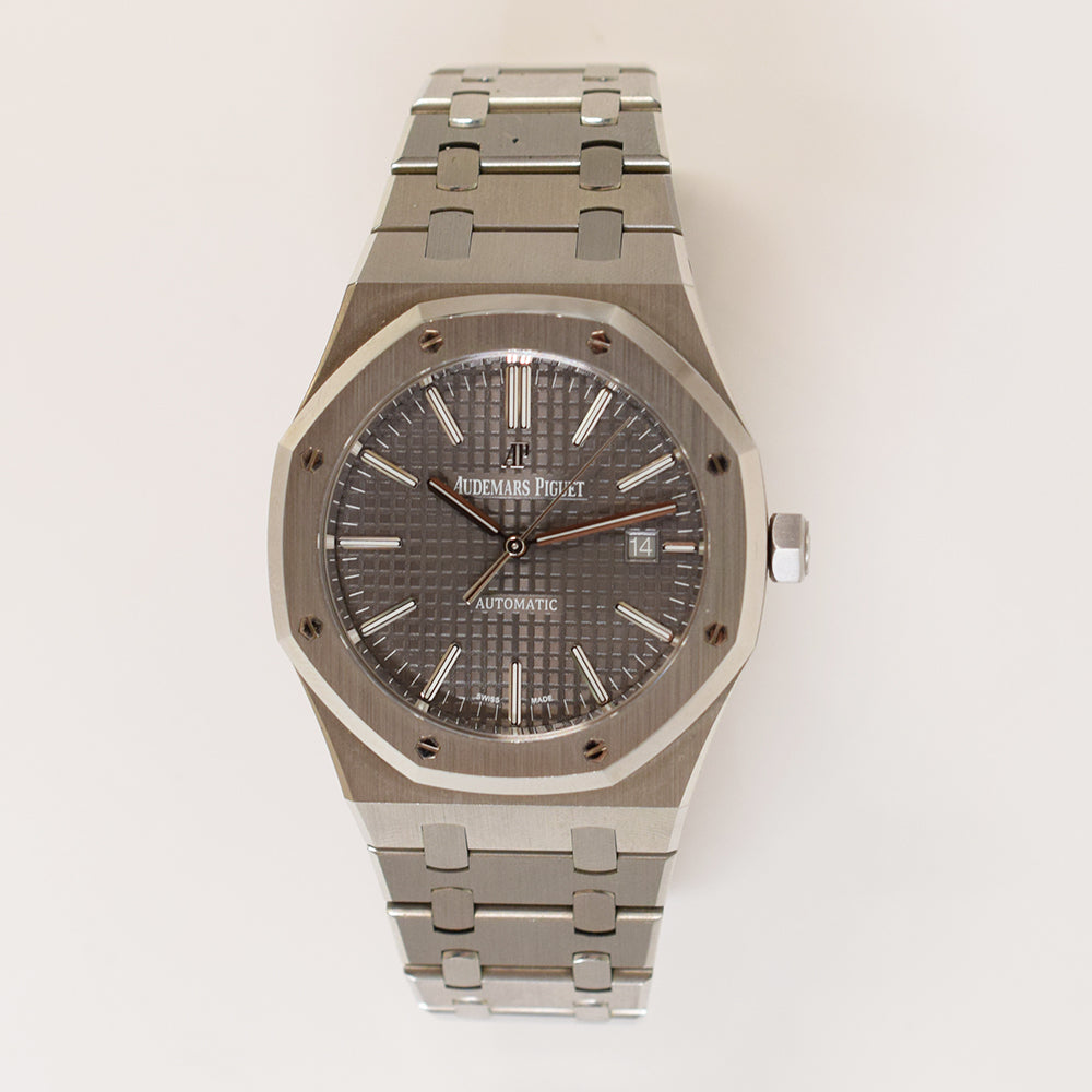 Audemars Piguet 15400ST.OO.1220ST.04 (2017)