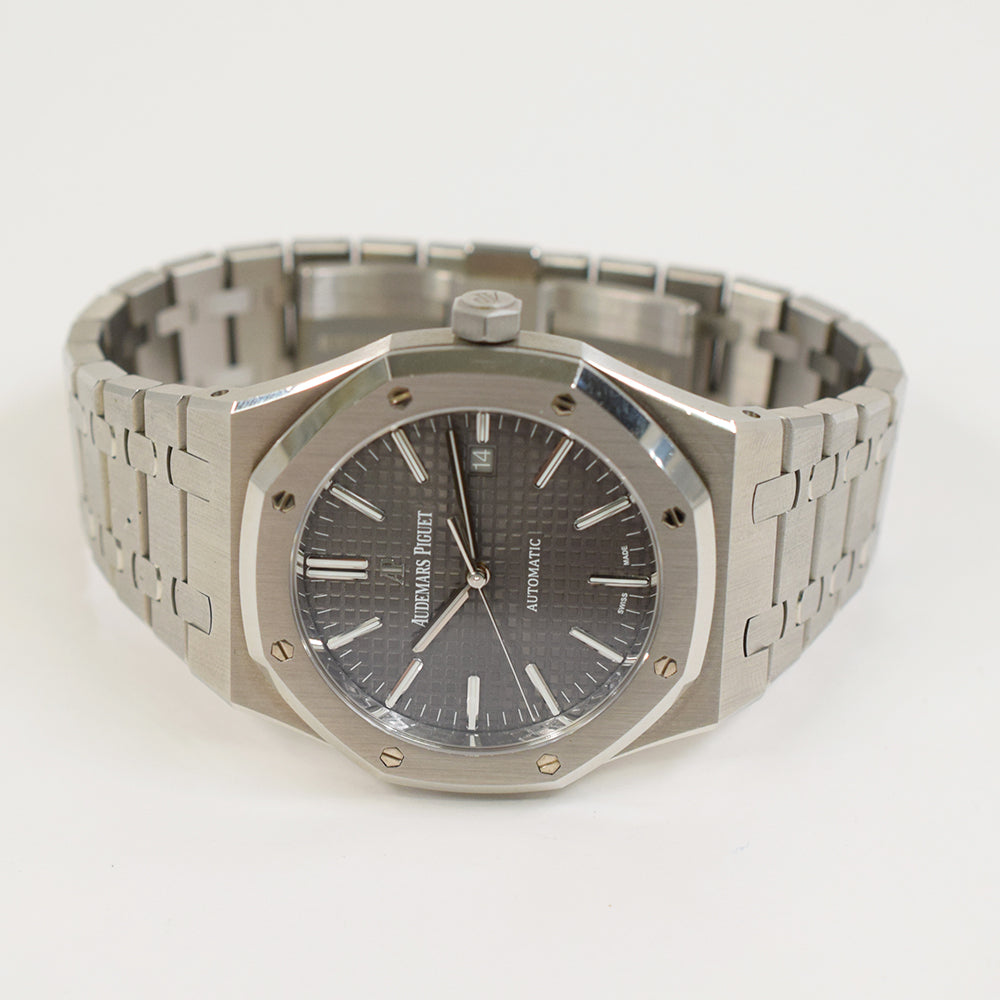 Audemars Piguet 15400ST.OO.1220ST.04 (2017)
