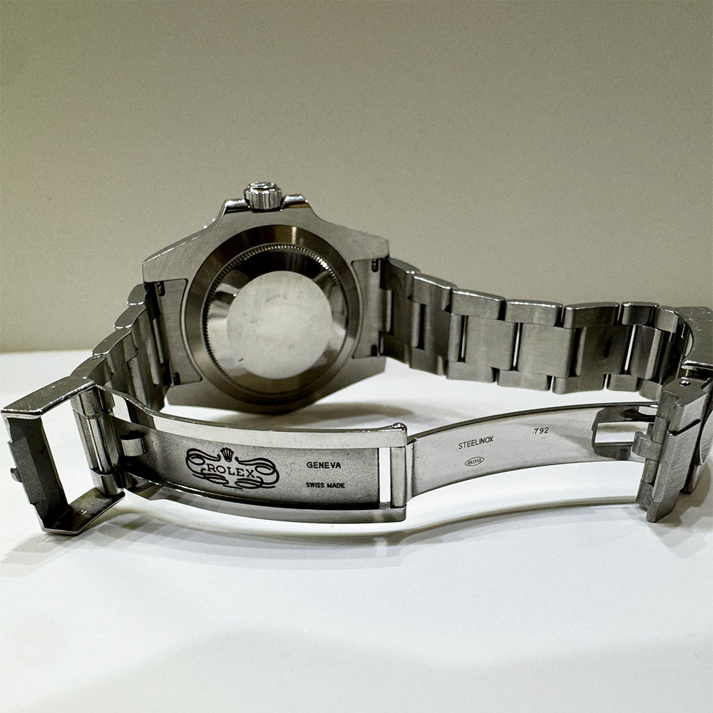 Rolex Submariner Date 40mm Hulk Dial 116610LV (2012)