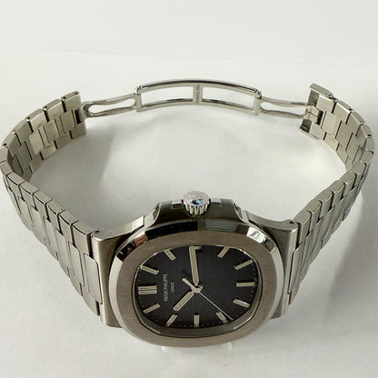 Patek Philippe 5711/1A-010 (2016)