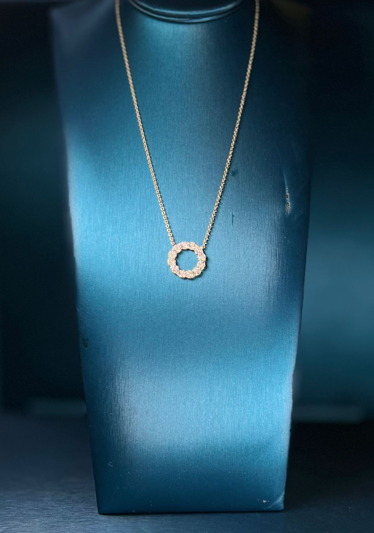 Thick Circle Diamond Necklace